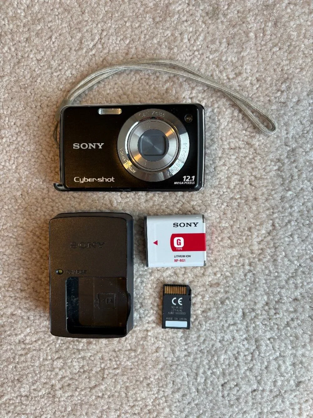 Sony Cyber-shot Digital Camera DSC-W220 Black Tested 12.1 MP 4X Zoom